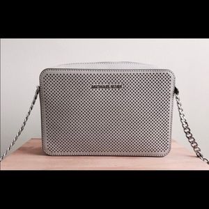 Michael kors jet set crossbody bag